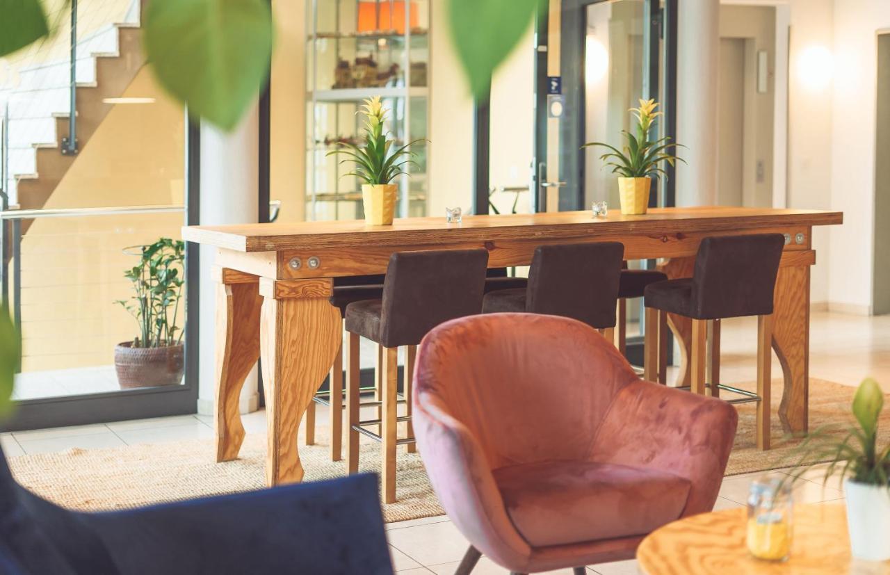 Tailormade Hotel Stans Sued Exterior foto