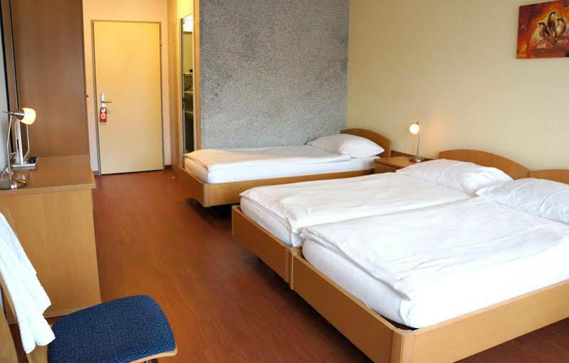 Tailormade Hotel Stans Sued Exterior foto